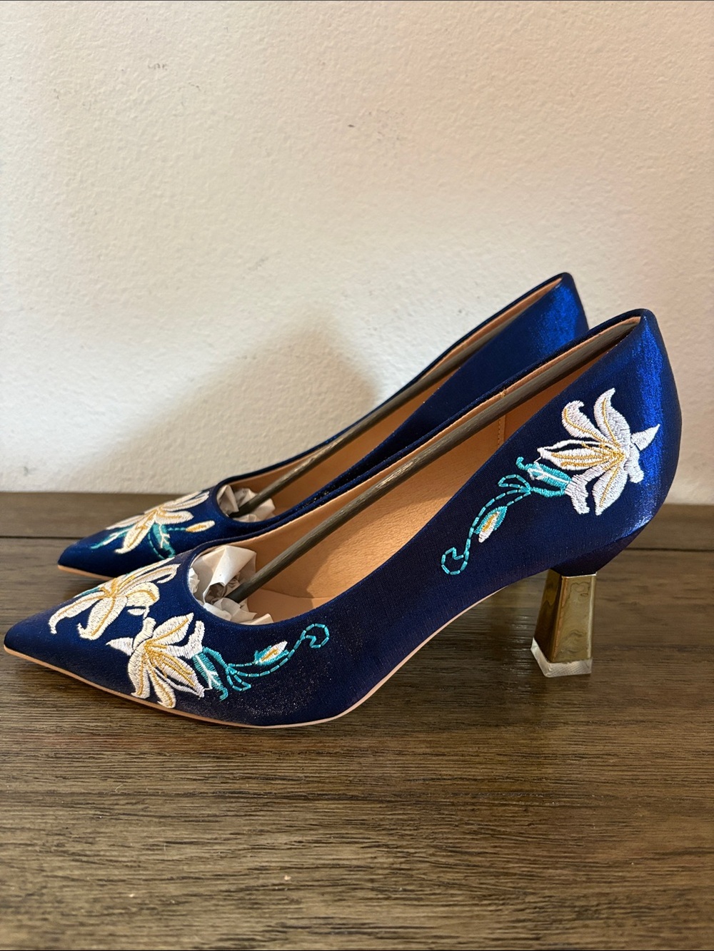 NEW [XCM] Floral Embroidered Pointed Heels Pumps Navy Satin Women’s EU 38, US 7 - Picture 7 of 14